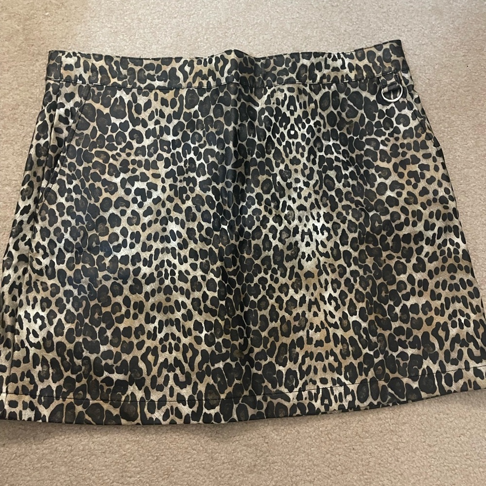Forever 21 Cheetah Print Skirt, size 31